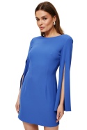Sukienka mini dopasowana długi rozcięty rękaw dekolt V z tyłu niebieska K190